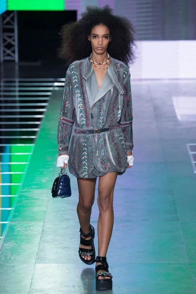 Look 37